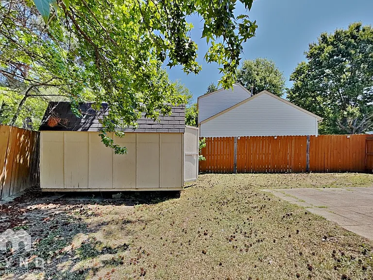 8224 Wynewood Ct — Photo 19