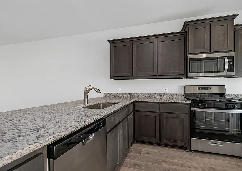 5 bed, 2.5 bath, 2616 sqft, $2,745 — Photo 3