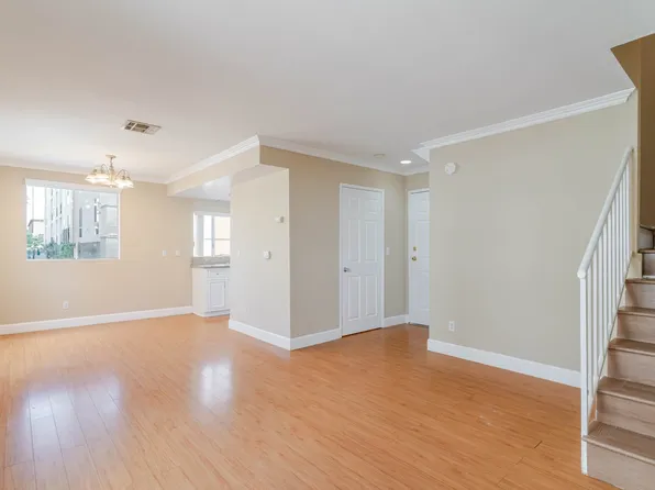 11063 Cumpston St APT 108, North Hollywood, CA 91601