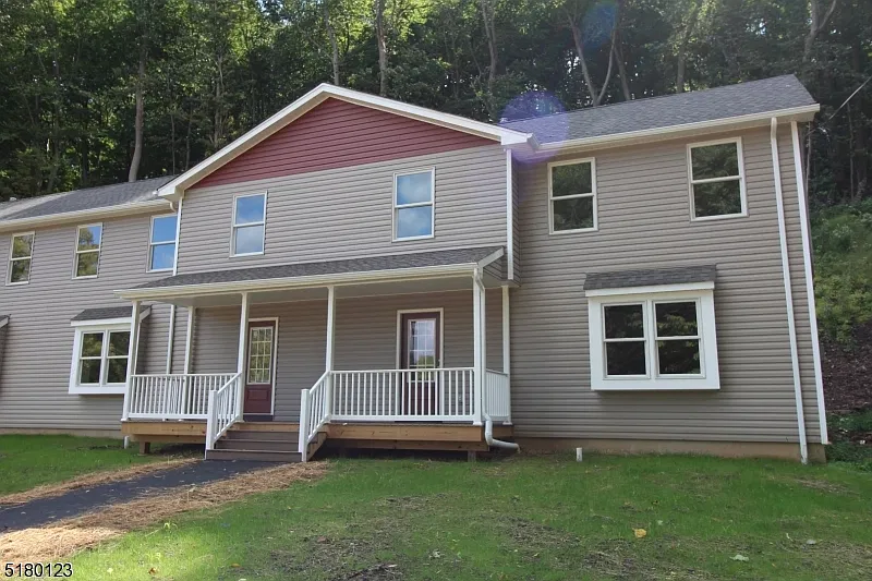 2 bed, 1.5 bath, $2,200 — Photo 1