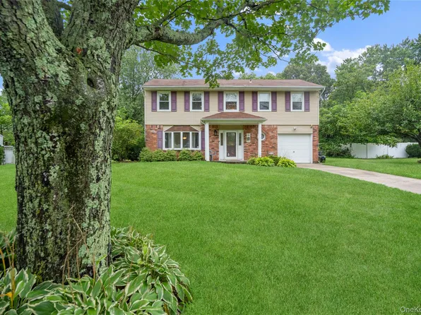 28 Block Boulevard, Port Jefferson, NY 11776