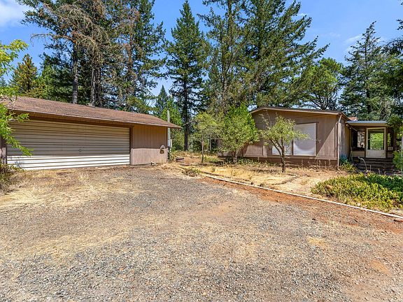 4th image of 32142 Redwood Hwy
