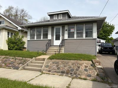 2210 Brown St, Flint, MI, 48503