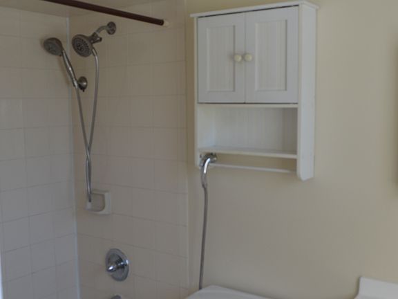 Primary Bedroom's Bathroom