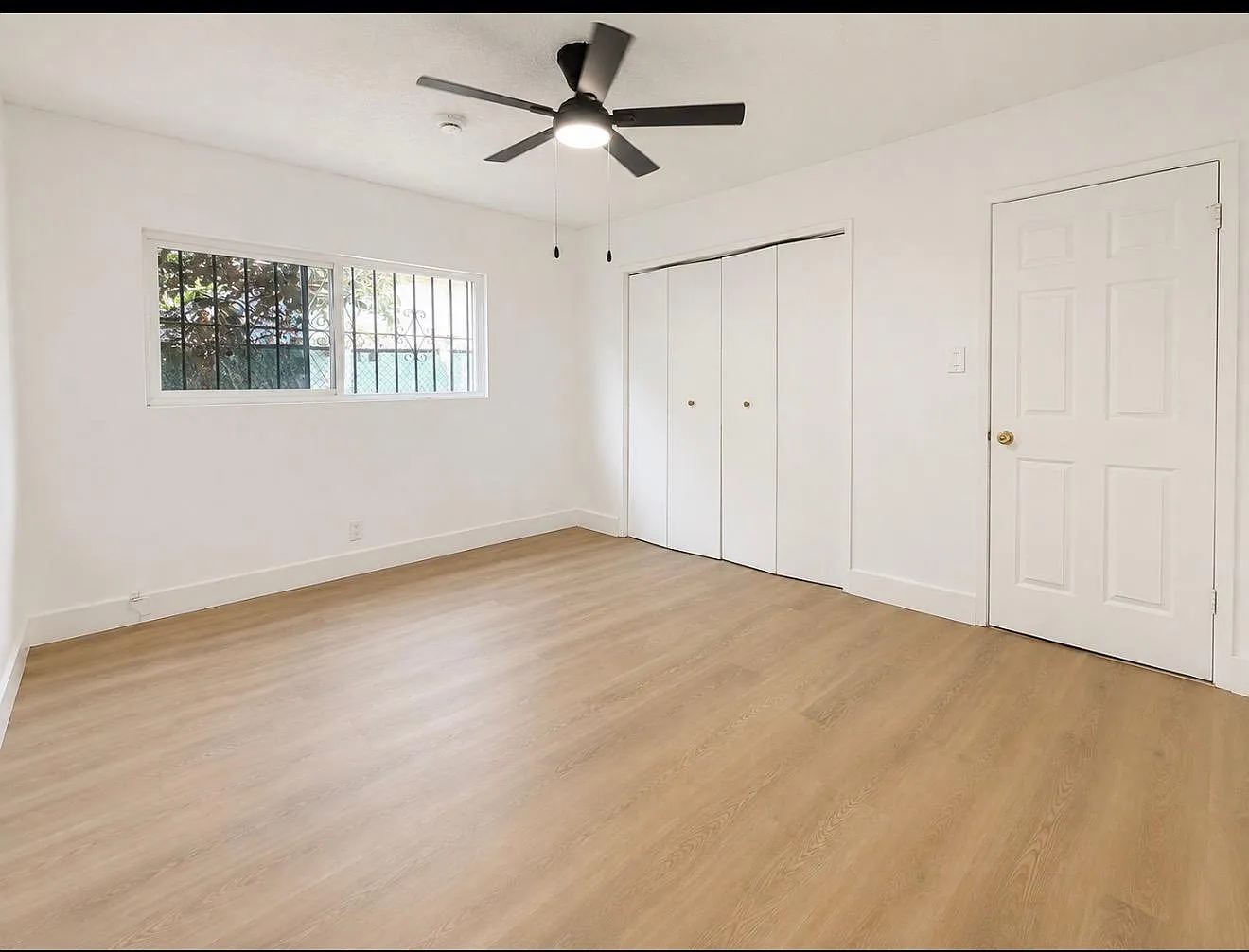 3 bed, 1040 sqft, $3,800 — Photo 1