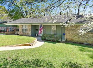 1216 E Neches St, Palestine, TX
