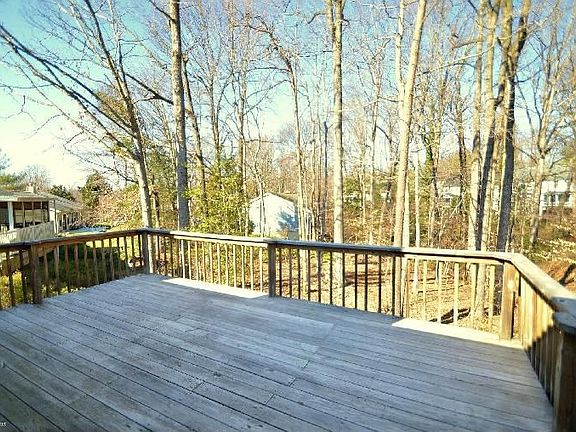 3rd image of 1022 Mastline Dr