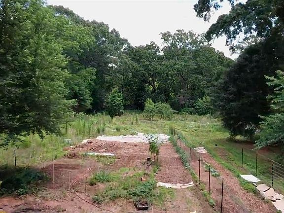 4th image of 4071 Church St