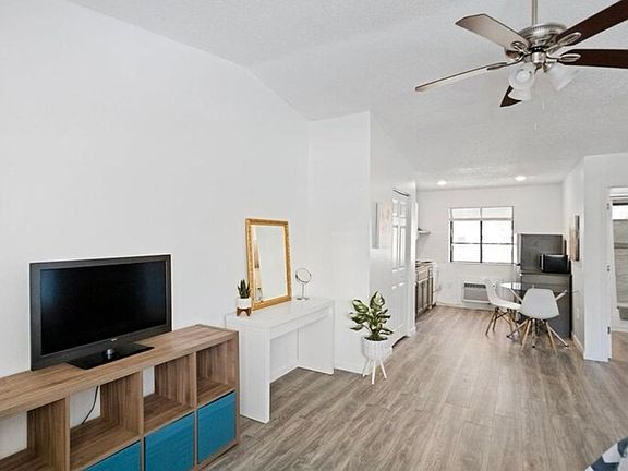 3rd image of 2134 Bradford St APT 421