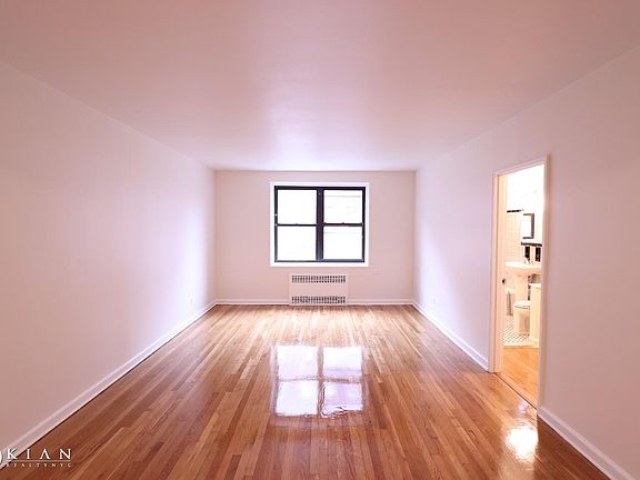 2nd image of 3415 Parsons Blvd APT 4F
