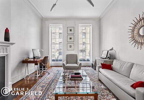 4th image of 224 E 62nd St #1