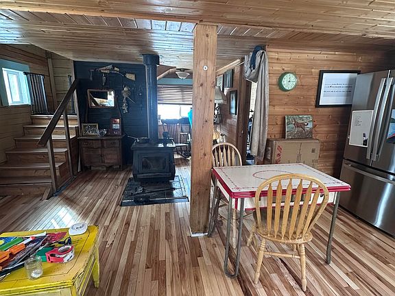 2nd image of 290 Gettinger Rd