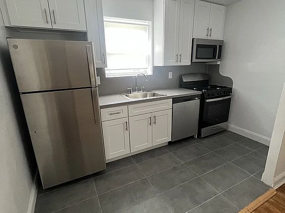 4th image of 67-53 218th St #2