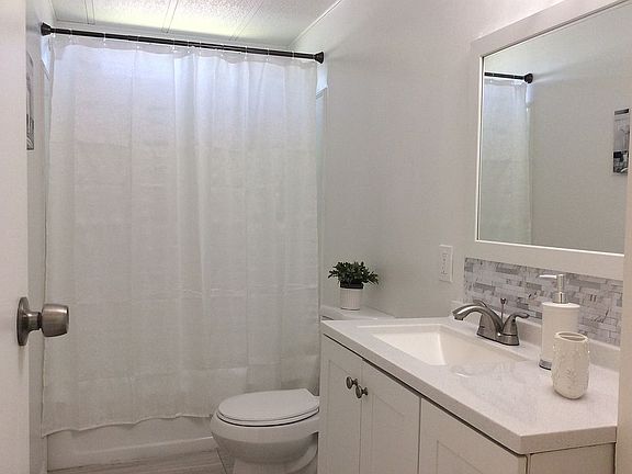 5th image of 1 SE Merida Ln