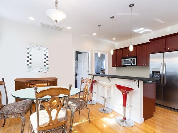 3rd image of 309 Wood Ave #3