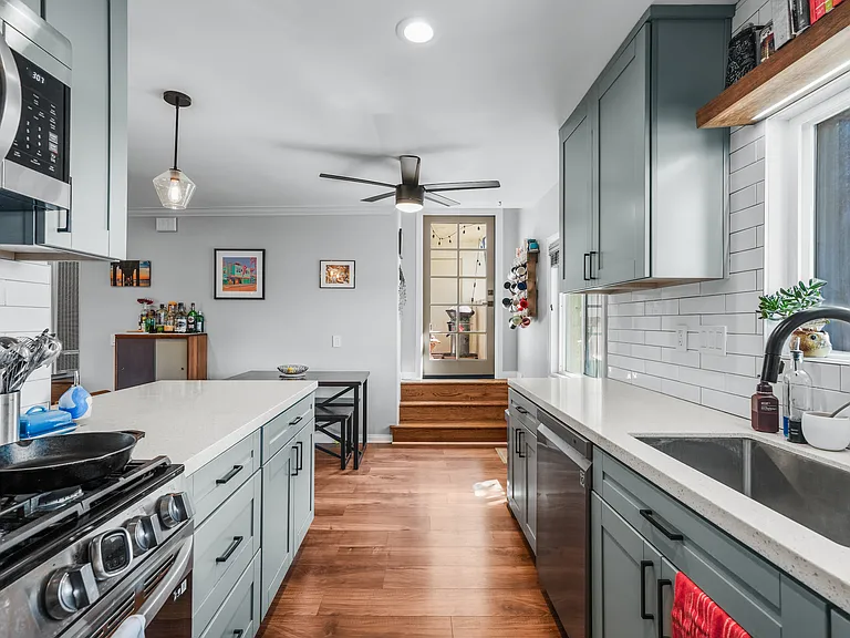 2913 A St #10 — Photo 7
