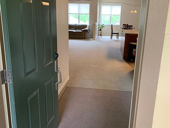 Welcome to this 1650 sq foot large space