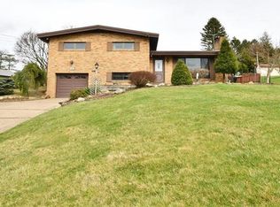 394 Hilltop Ln, Washington, PA