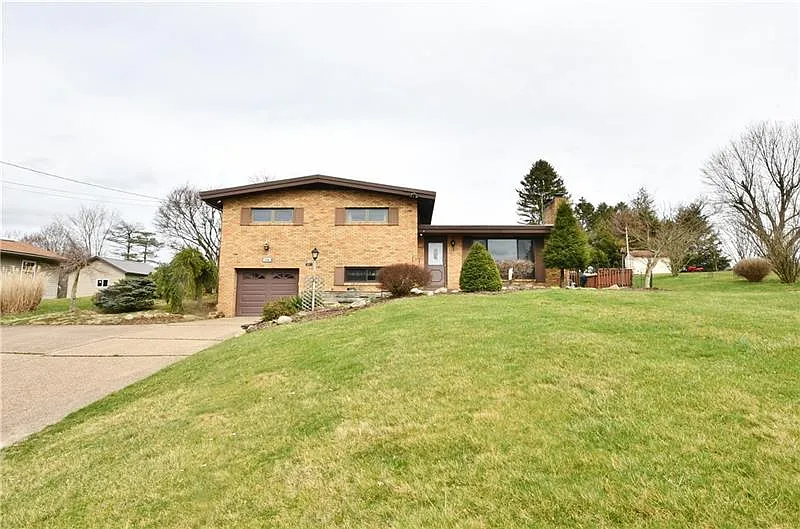 394 Hilltop Ln photo 1