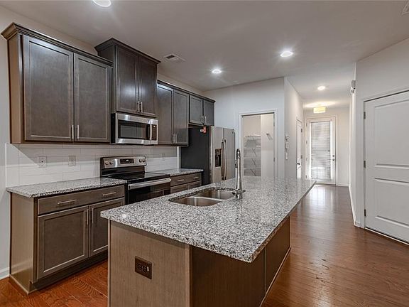 3rd image of 5272 Mill Way