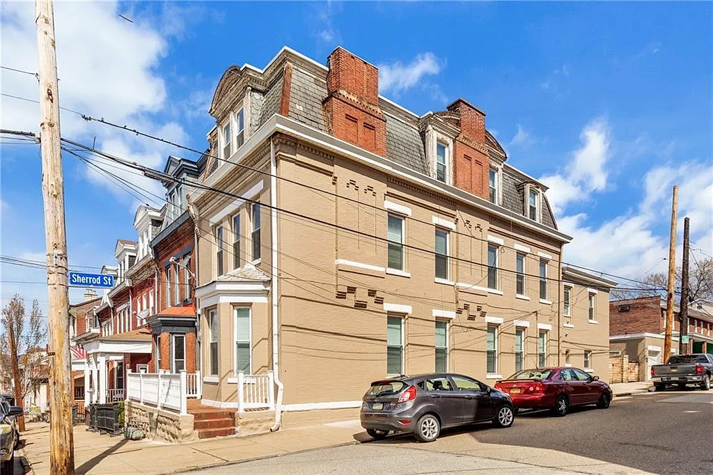 385 44th St #2 photo 1