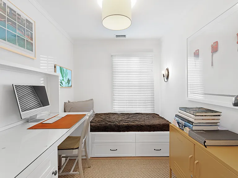 43 Hempstead St — Photo 13