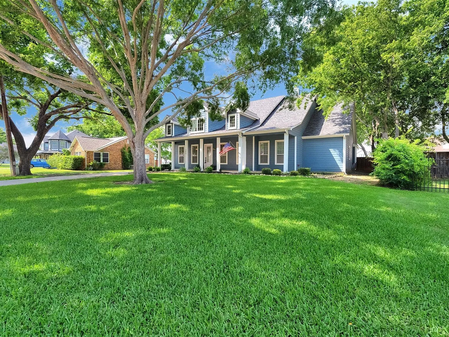 4 bed, 3.5 bath, 3620 sqft, $4,900 — Photo 1