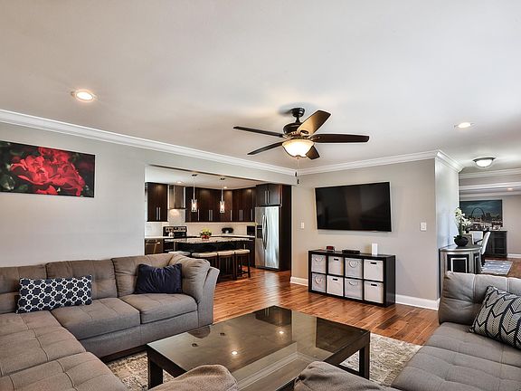 5th image of 3950 Regalway Dr