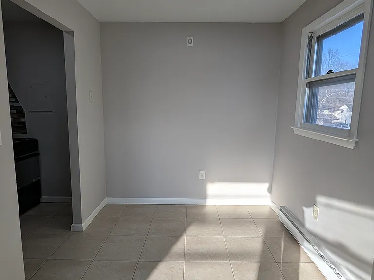 142 Alexander Ave #C3 — Photo 5