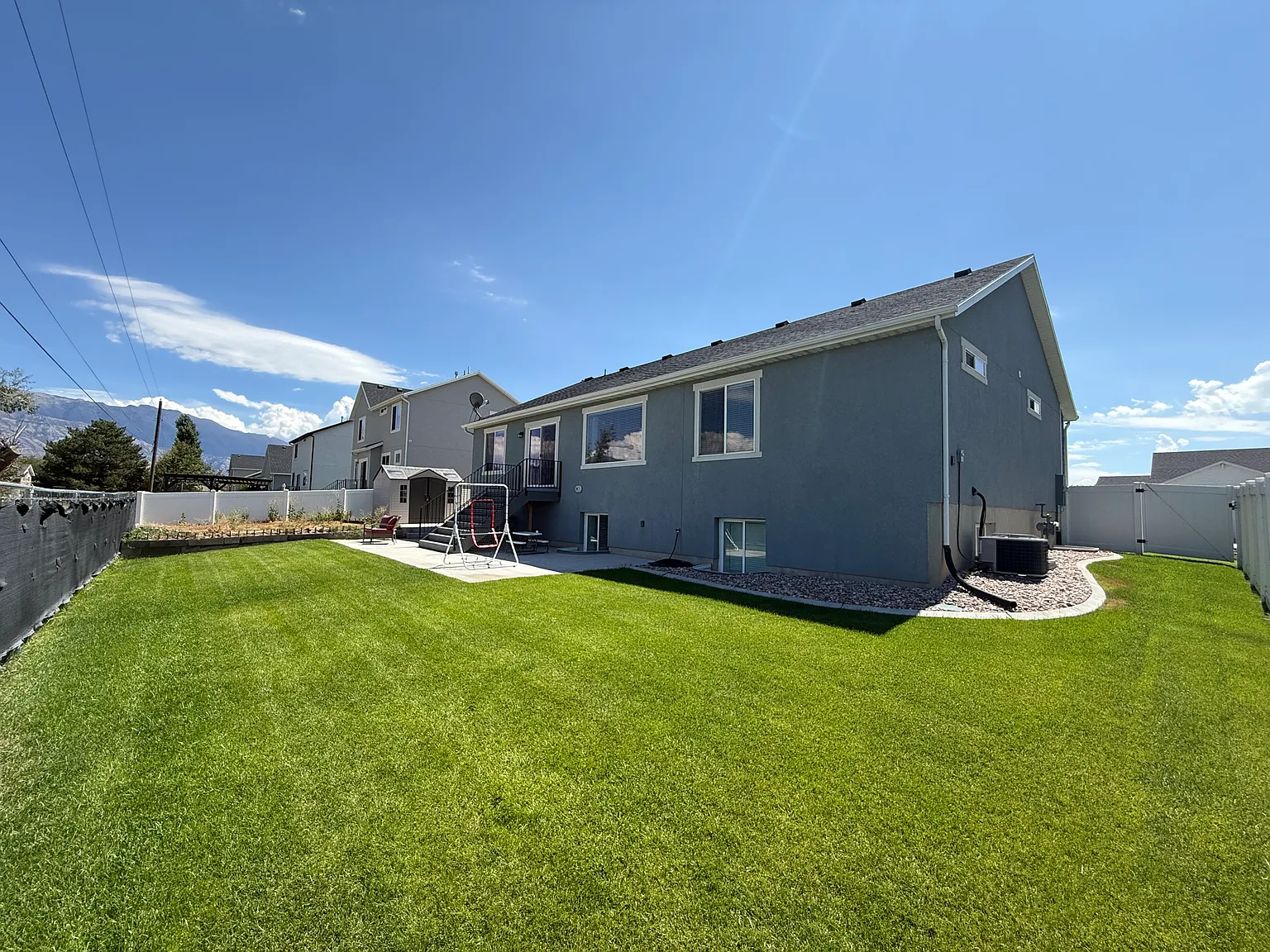 5 bed, 3000 sqft, $3,400 — Photo 3