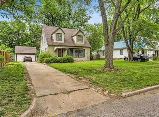 1714 SW Randolph Ave, Topeka, KS 66604