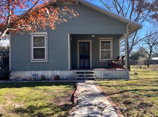 272 E Austin St, New Braunfels, TX 78130