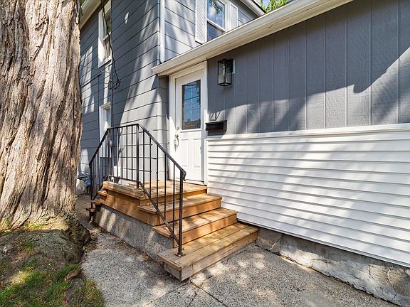 4th image of 247 Pine Ave NW