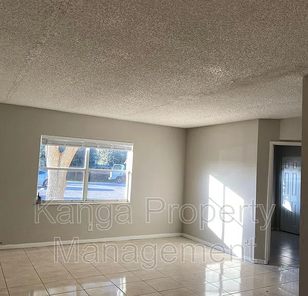 11451 NW 35th St — Photo 6
