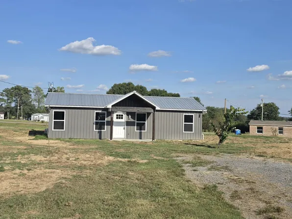 102 Hill St, Fyffe, AL 35971