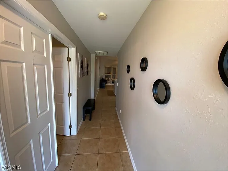 4317 SW Santa Barbara Pl — Photo 3