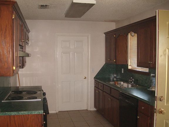 4th image of 105 Cedar Cir