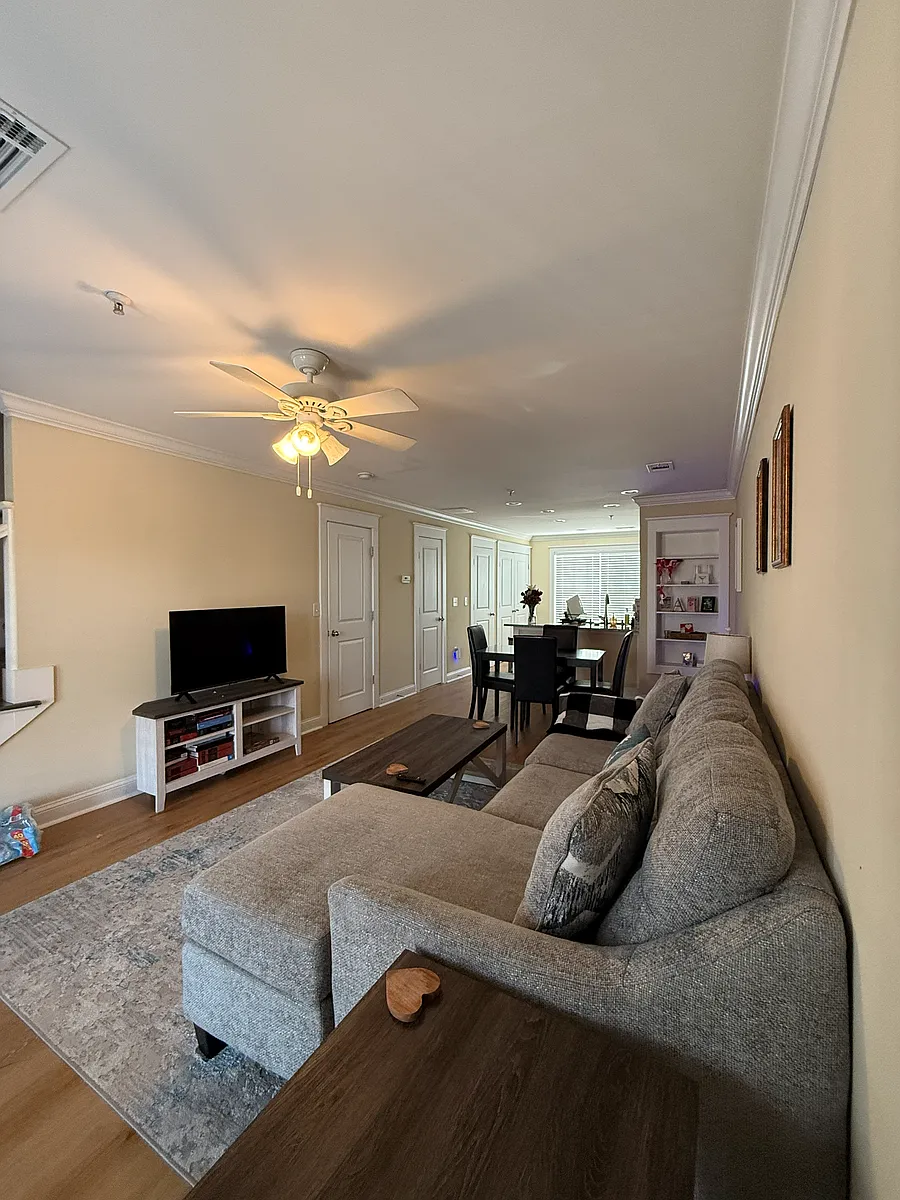 Building Photo - 1035 Barnett Shoals Rd #521