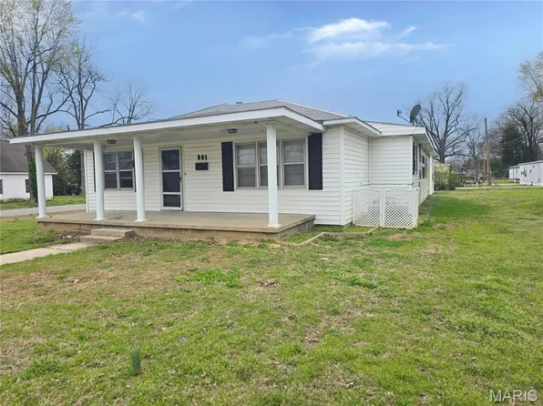 801 N Poplar St, Dexter, MO 63841