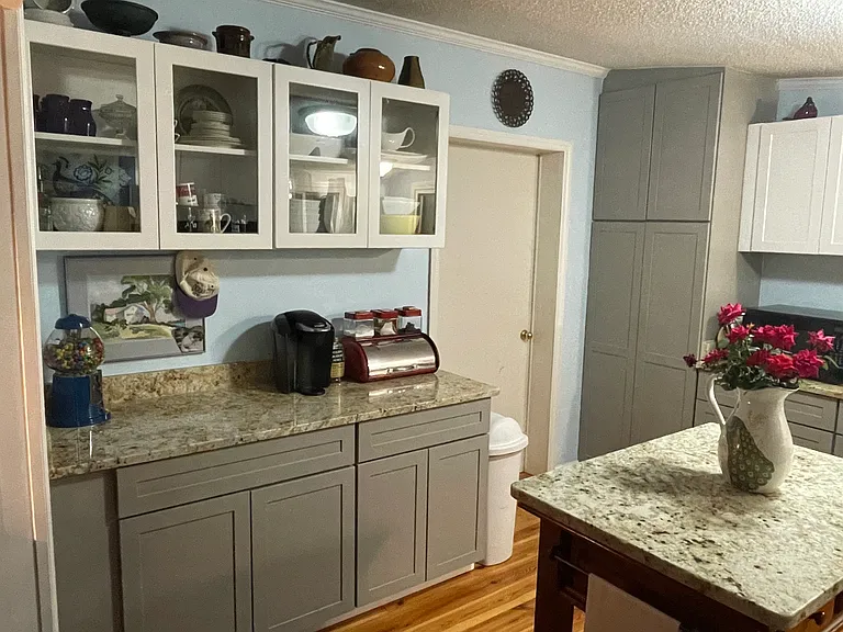 160 Breckenridge Ln — Photo 5