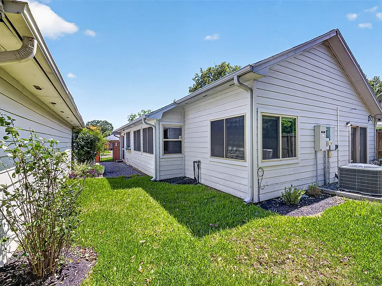 16174 Golden Sands Dr — Photo 23