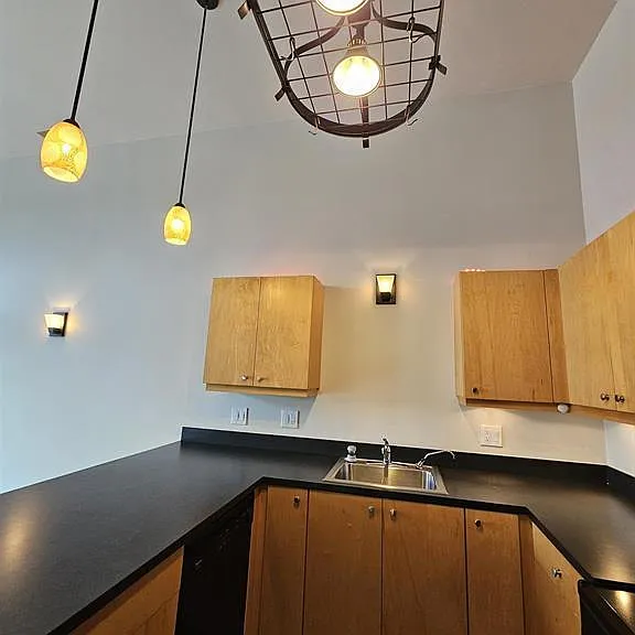 66 Clinton St — Photo 22