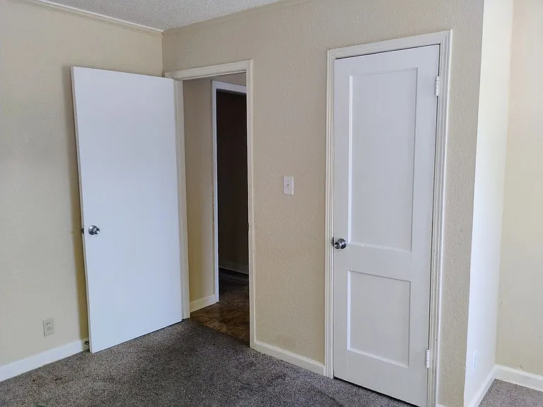 2614 E Shadybrook Ln — Photo 17