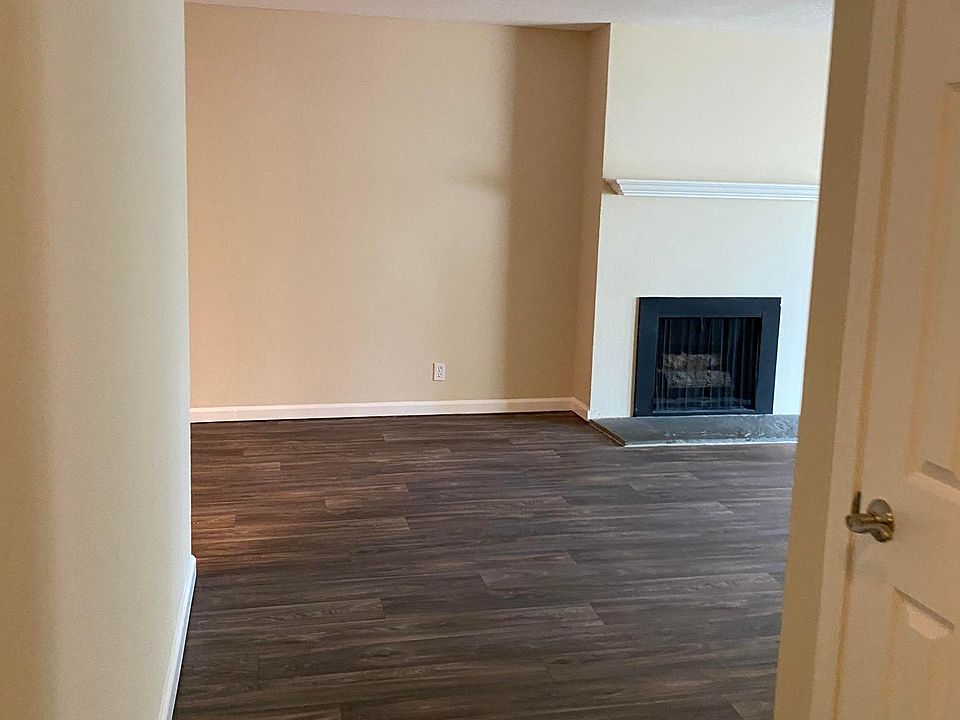 1st image of 450 Oak Grove Ave APT 104