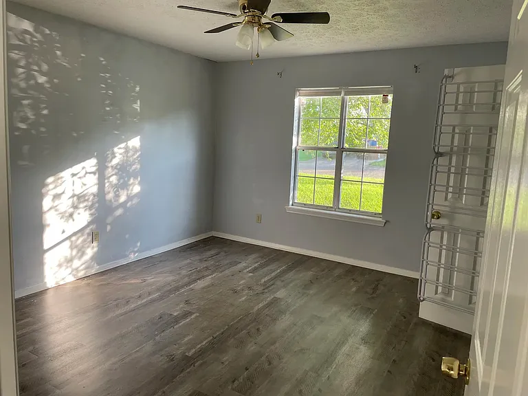 5543 Tiki Ln — Photo 8