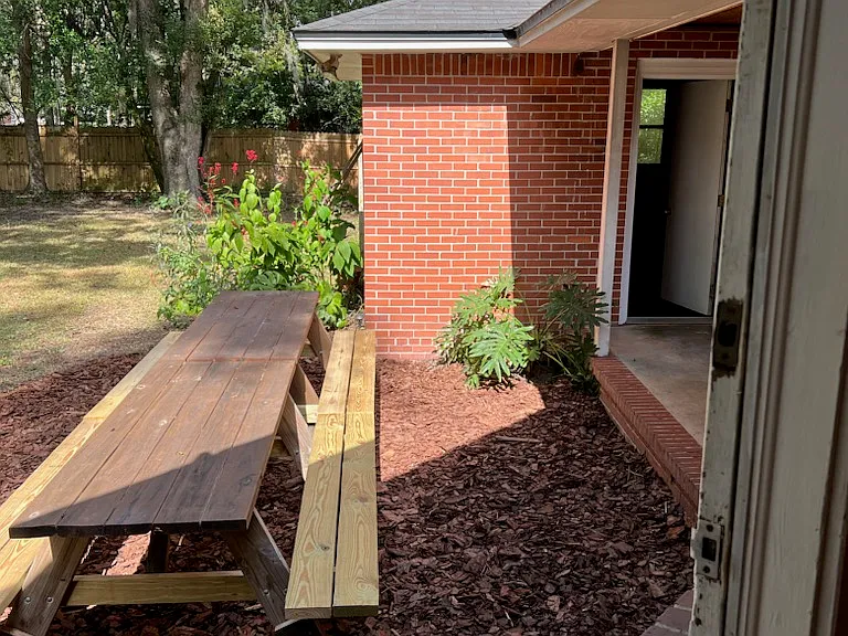 Great backyard for outdoor entertaining