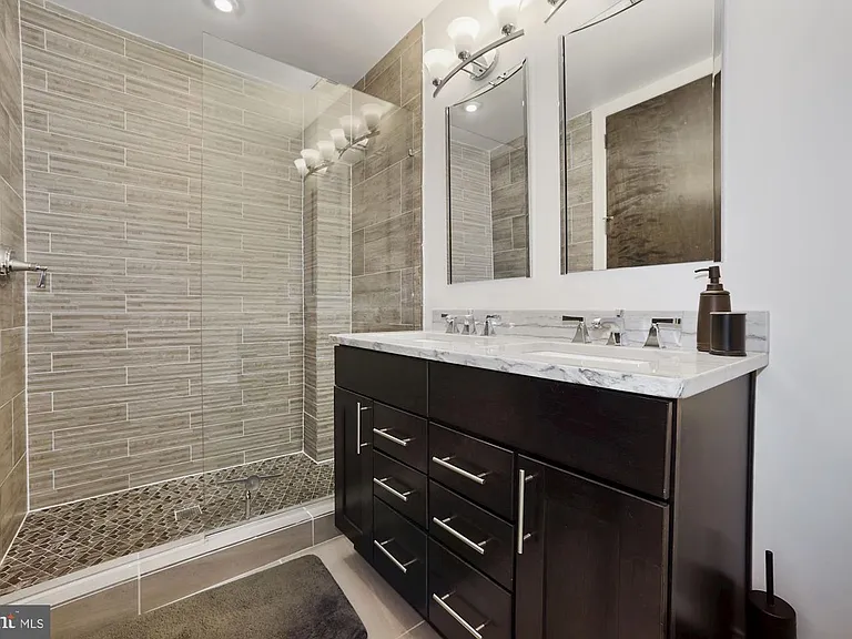 2298 Champlain St NW #B — Photo 36