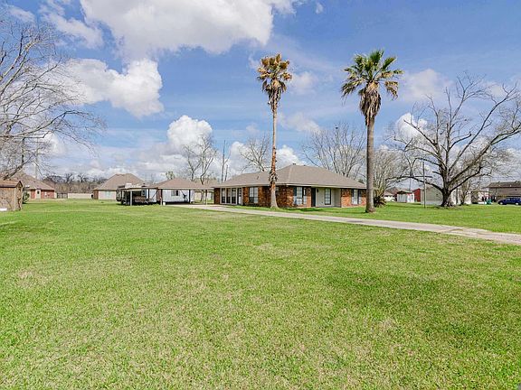 3rd image of 4420 Parker Rd