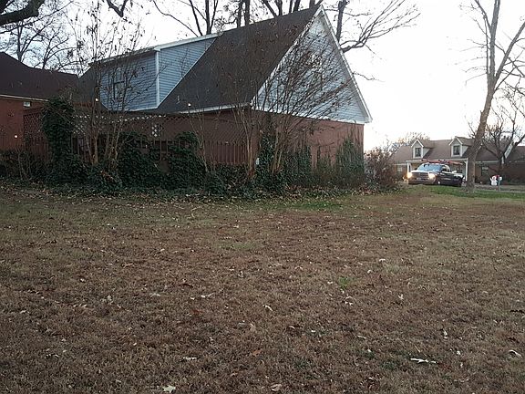 4th image of 5290 Pear Dr