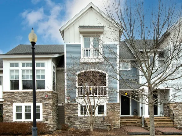 32 Parkview St, Weymouth, MA 02190